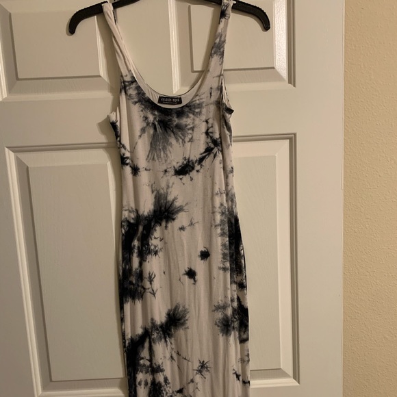 Dress - Picture 2 of 3